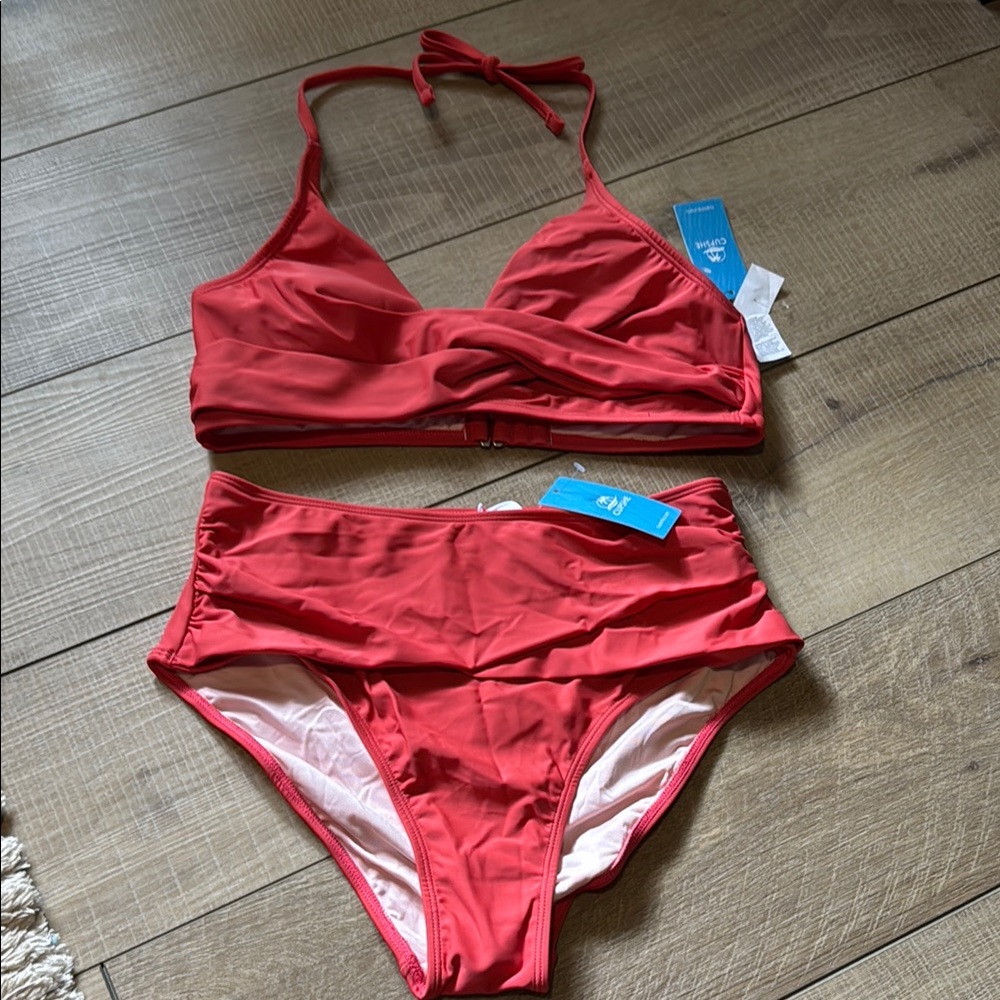 Cupshe Vibrant Red Swimsuit Bikini 2 piece Large medium
